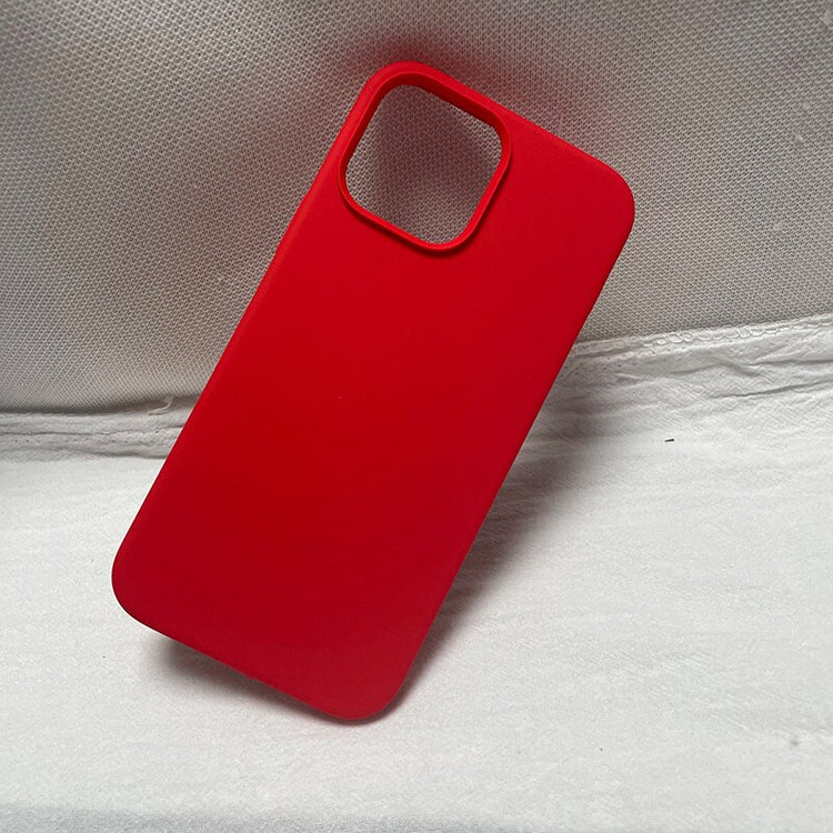 seraCase Plain Color Silicon iPhone Case for iPhone 13 / red